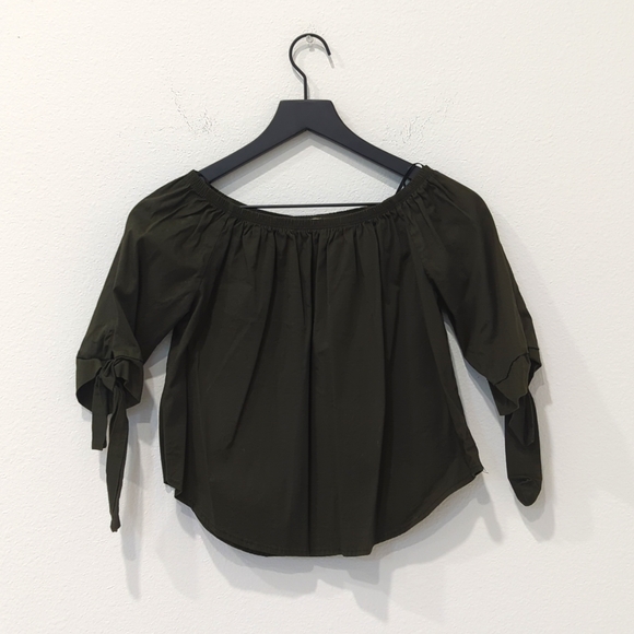 Green Blouse - Picture 1 of 4